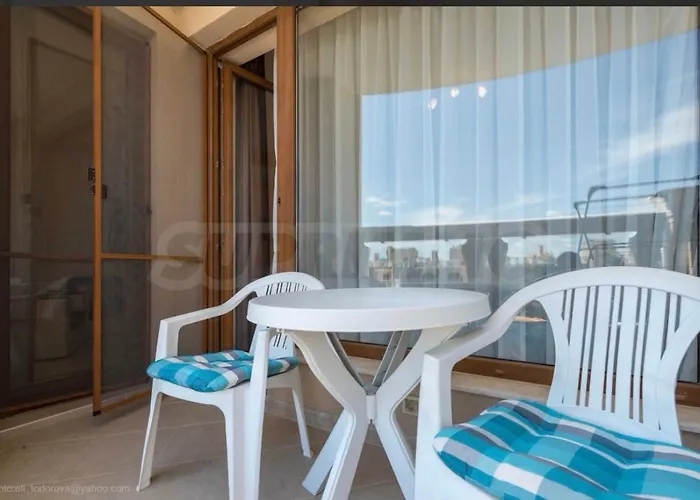 La Welcome * Golden Sands