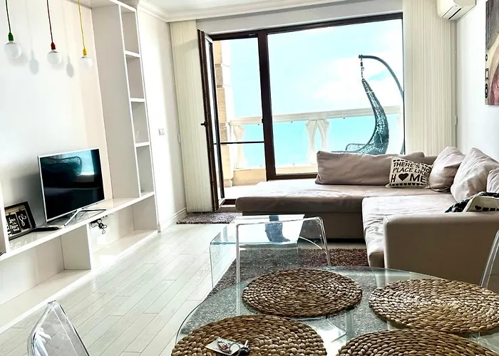 La Welcome * Golden Sands