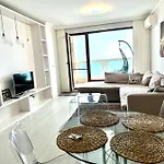 La Welcome * Golden Sands